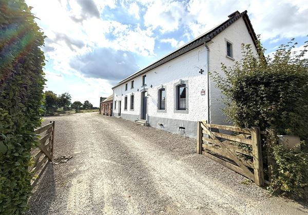 PIETREBAIS - BUREAUX DE 68 M² / POSS STUDIO OU PROF LIBERALE