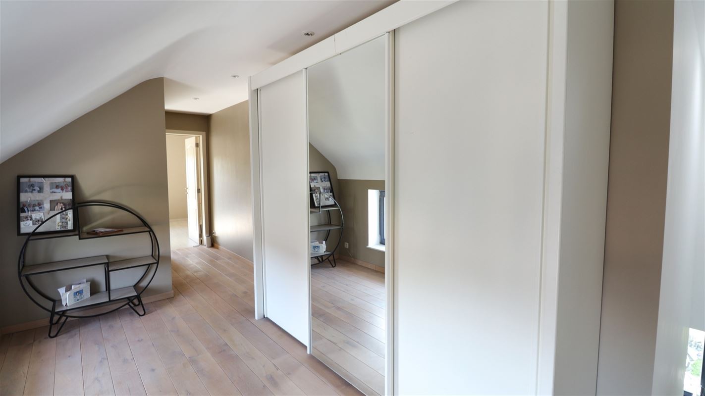 PIETREBAIS - BUREAUX DE 68 M² / POSS STUDIO OU PROF LIBERALE