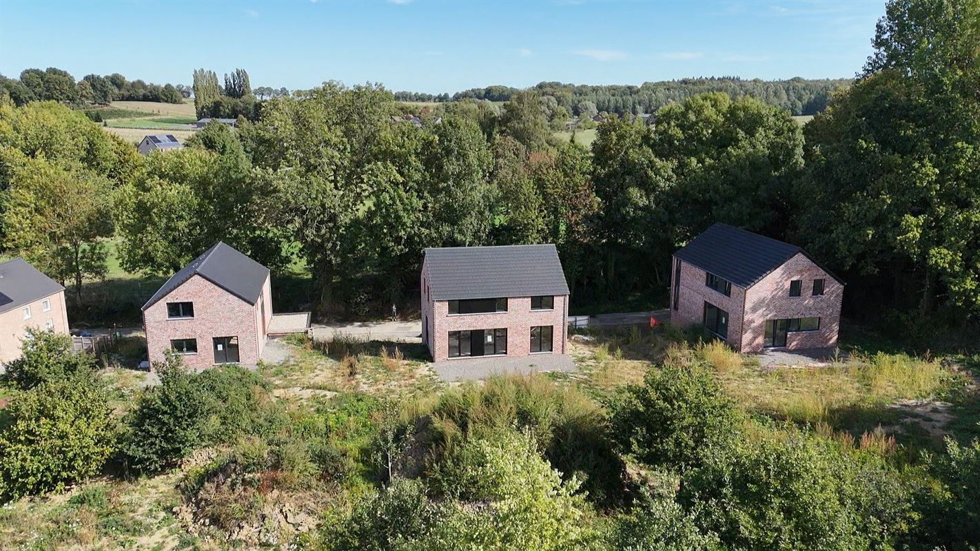 LOT 2 - Maison 4façades neuve - éco-intelligente!