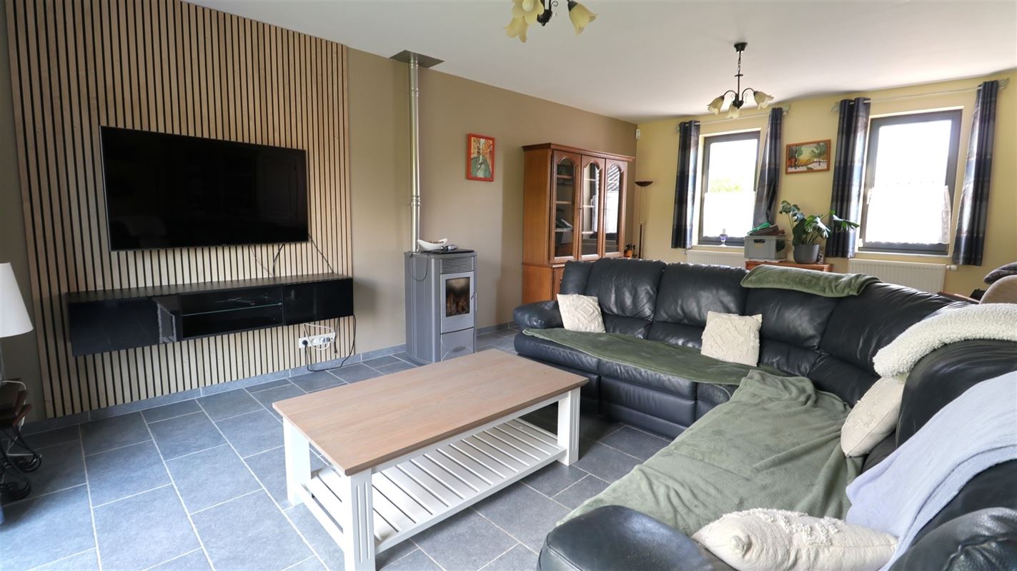 PIETREBAIS - BUREAUX DE 68 M² / POSS STUDIO OU PROF LIBERALE