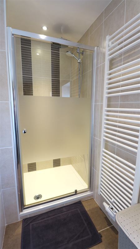 PIETREBAIS - BUREAUX DE 68 M² / POSS STUDIO OU PROF LIBERALE