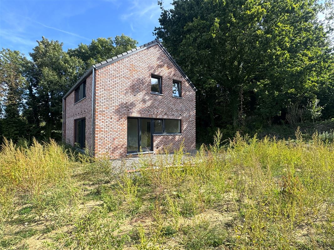 LOT 1 - Maison 4façades neuve - éco-intelligente!