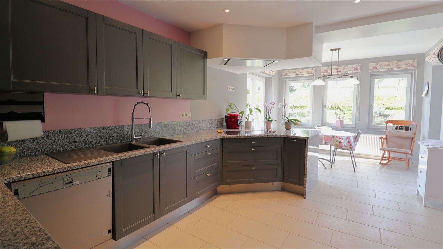 PIETREBAIS - BUREAUX DE 68 M² / POSS STUDIO OU PROF LIBERALE