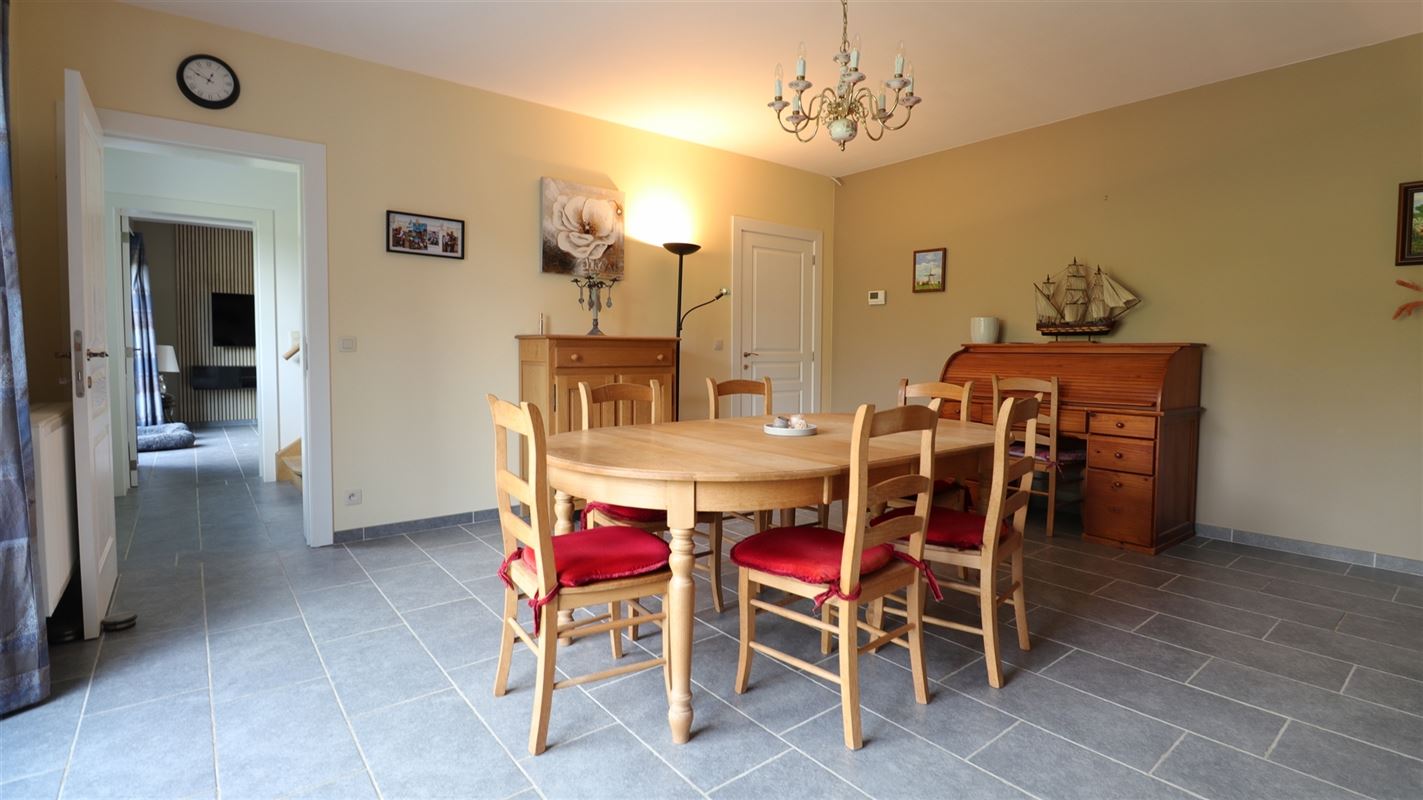 PIETREBAIS - BUREAUX DE 68 M² / POSS STUDIO OU PROF LIBERALE