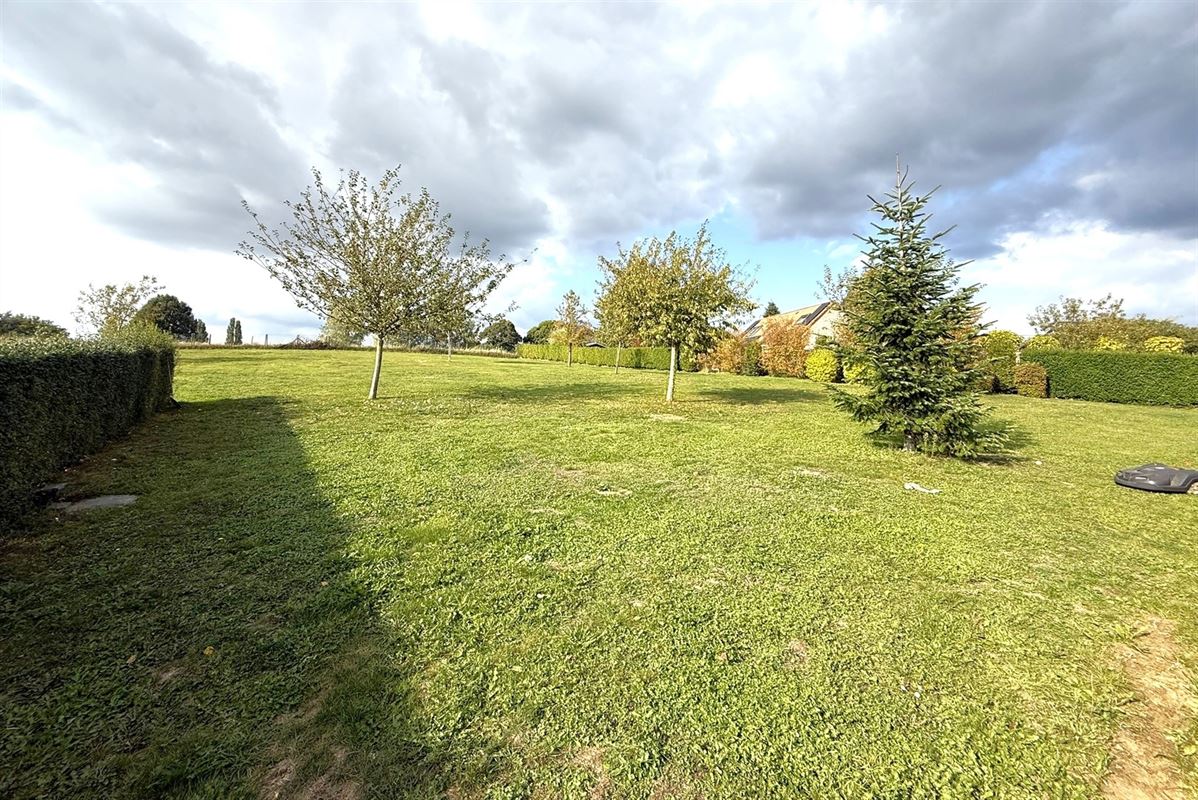 PIETREBAIS - BUREAUX DE 68 M² / POSS STUDIO OU PROF LIBERALE