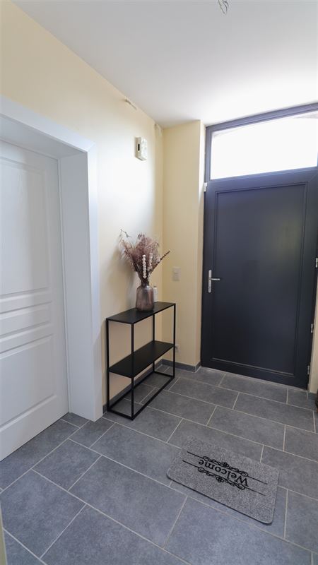 PIETREBAIS - BUREAUX DE 68 M² / POSS STUDIO OU PROF LIBERALE