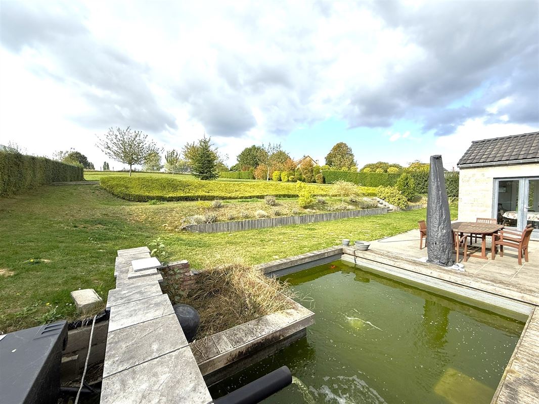 PIETREBAIS - BUREAUX DE 68 M² / POSS STUDIO OU PROF LIBERALE