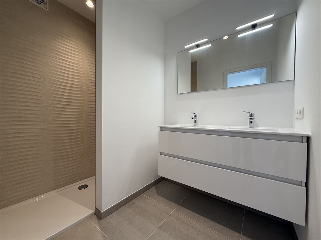 Joli appartement 3ch-2sdb (parking inclus)