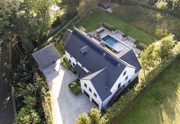 Splendide villa de qualité avec piscine! 
