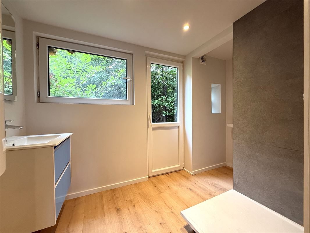 Petit studio rénové à proximité de toutes les facilités!