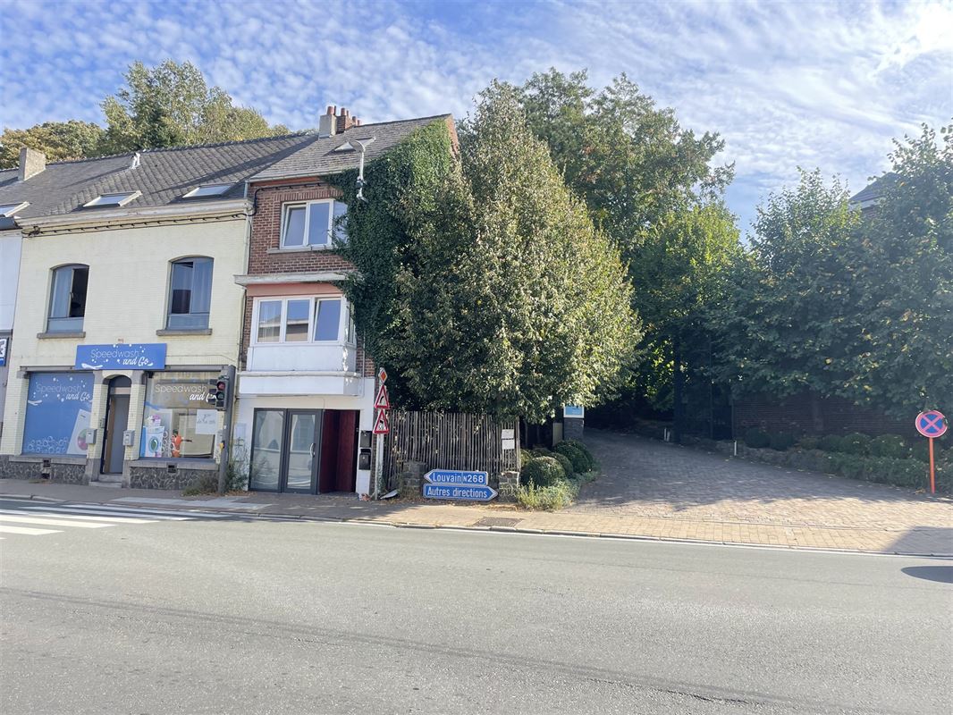 Petit studio rénové à proximité de toutes les facilités!