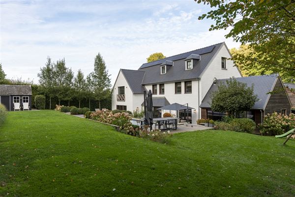 Splendide villa de qualité avec piscine!