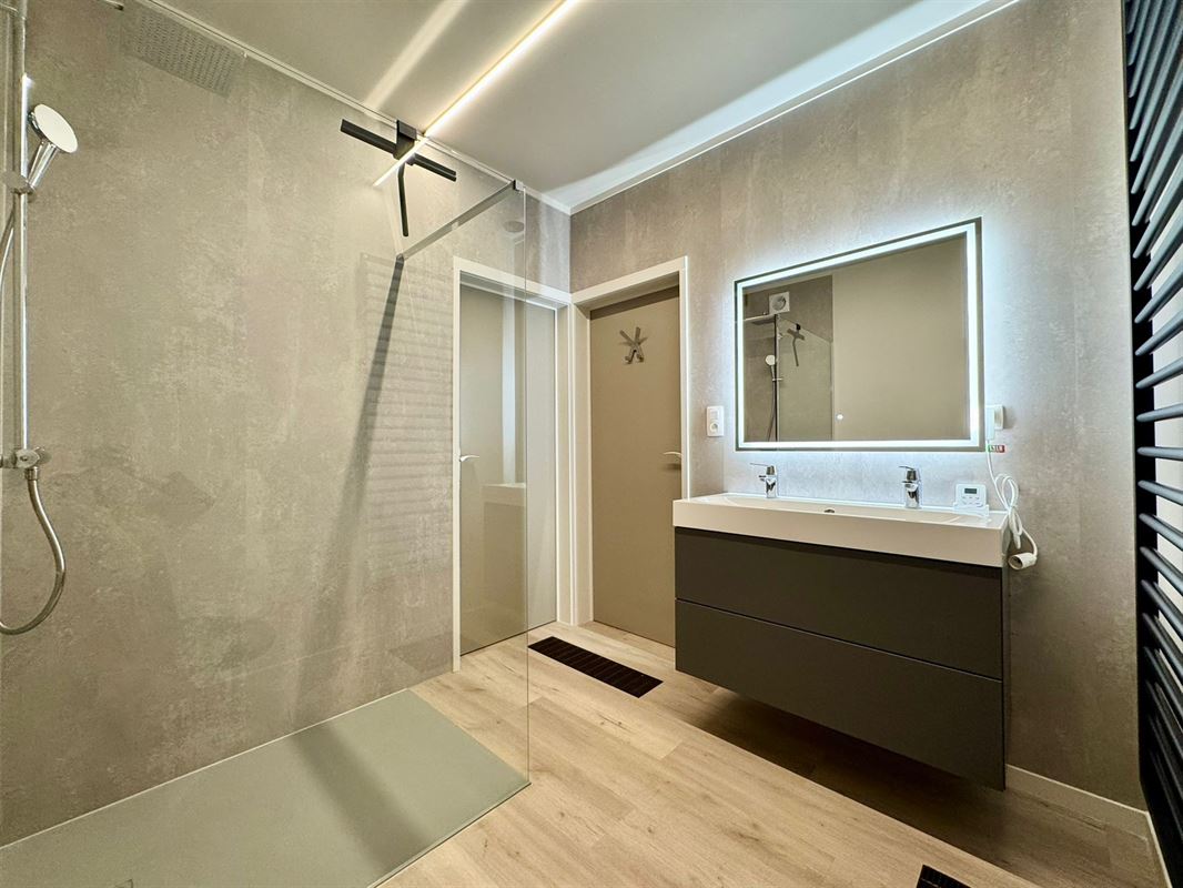 MAGNIFIQUE MAISON DE PLAIN PIED DANS LES BOIS