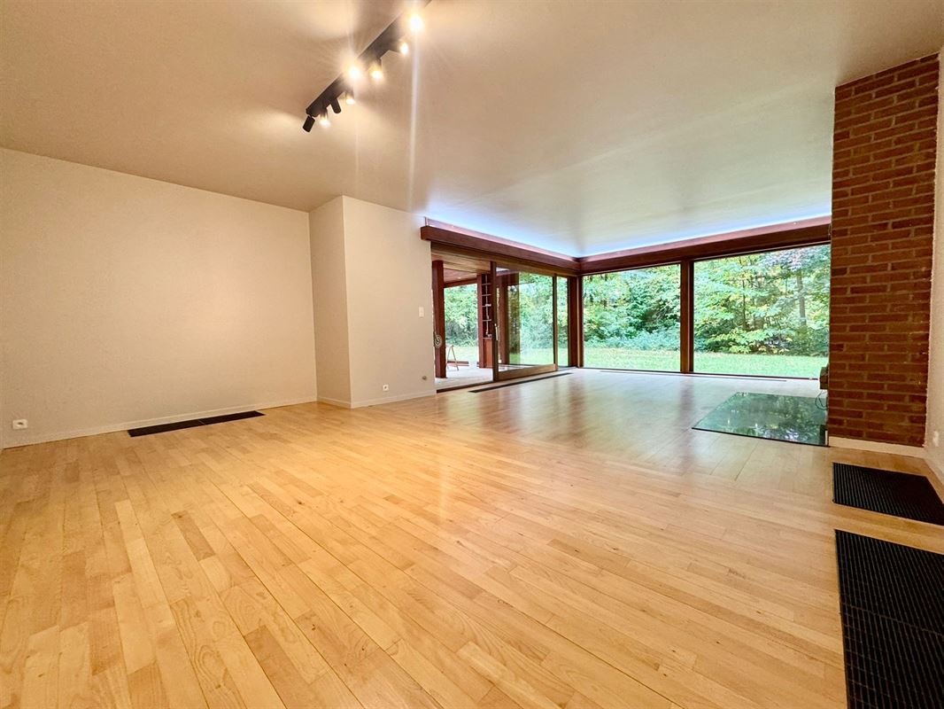 MAGNIFIQUE MAISON DE PLAIN PIED DANS LES BOIS