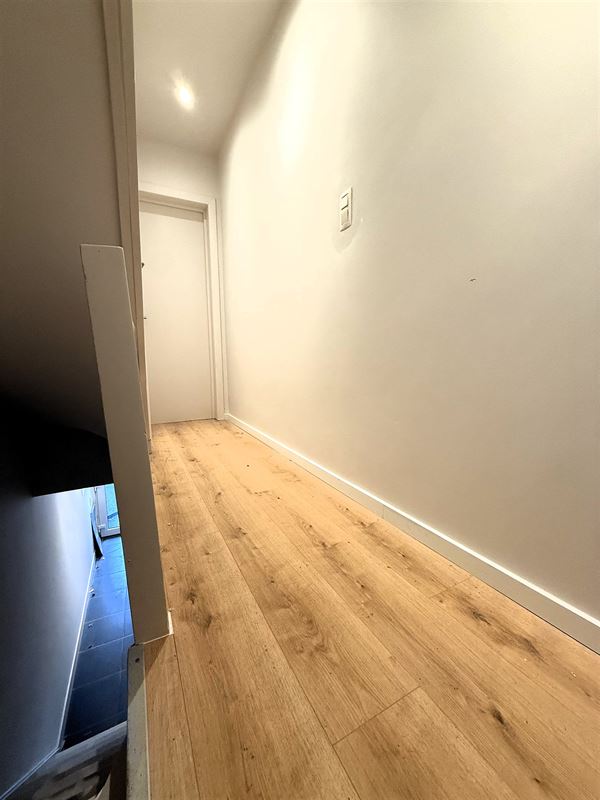 Petit immeuble de rapport RÉNOVÉ à Basse-Wavre!