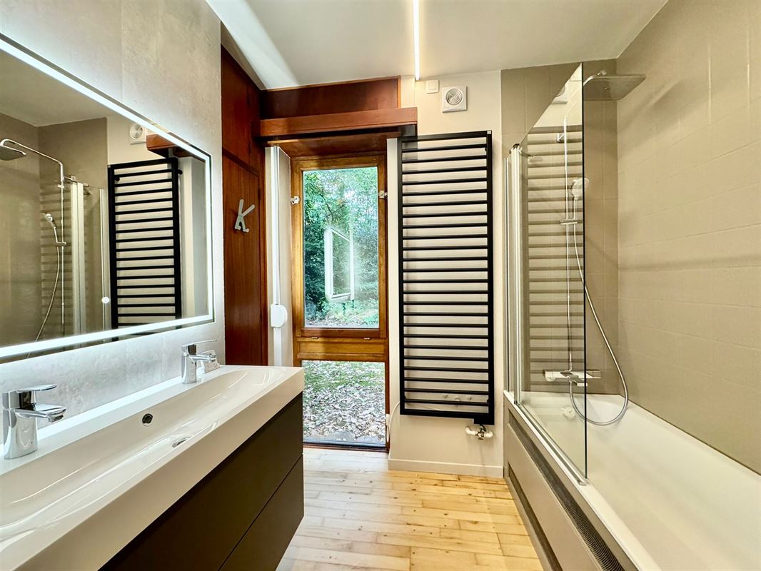 MAGNIFIQUE MAISON DE PLAIN PIED DANS LES BOIS