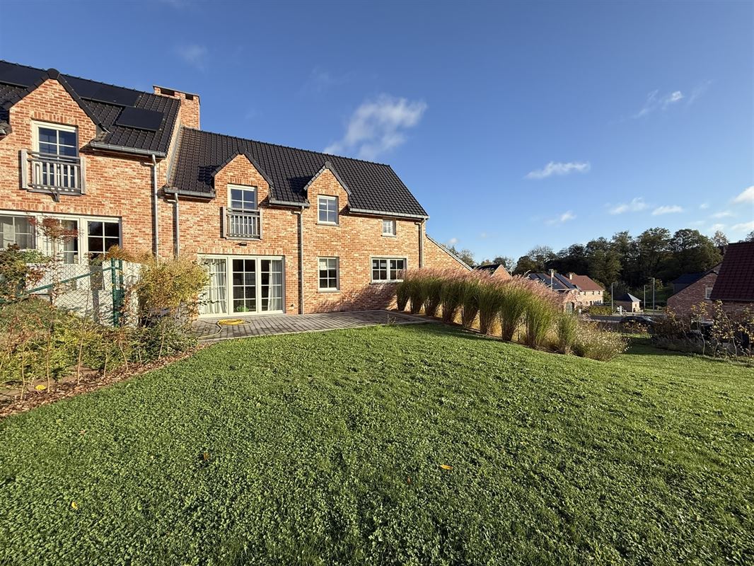 Nice recent villa - 3 bedrooms - nice garden!