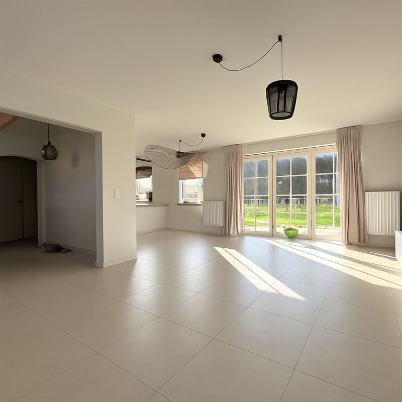 Nice recent villa - 3 bedrooms - nice garden!