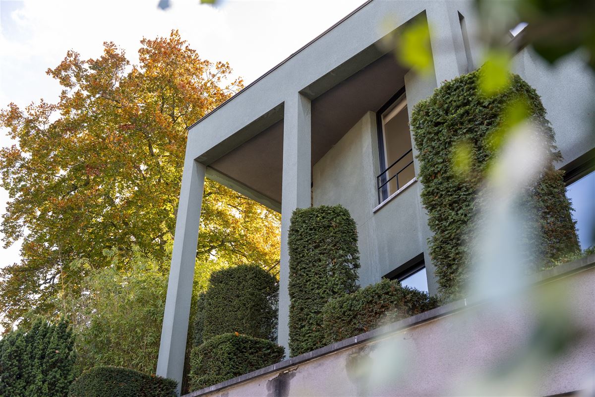 Signature architecturale et raffinement