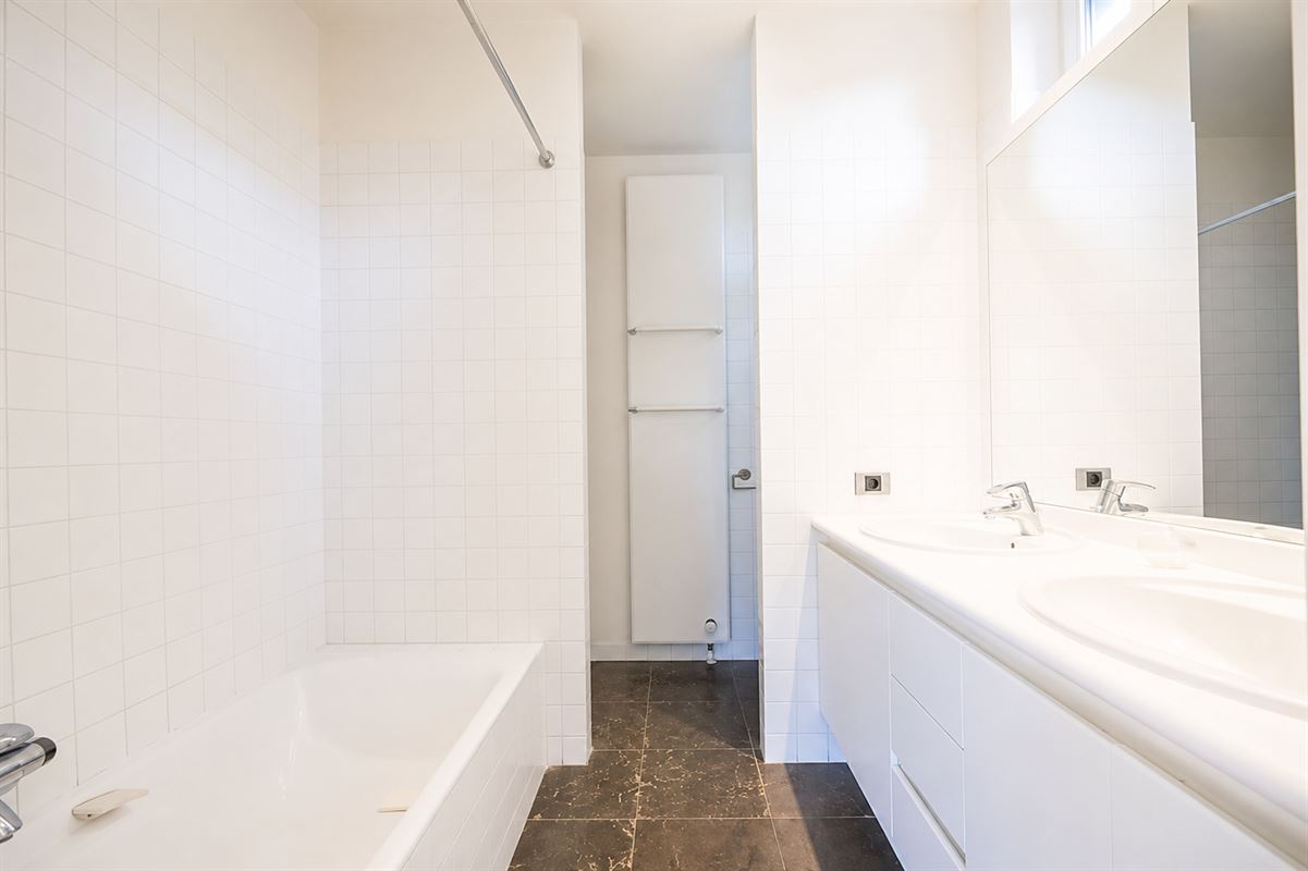Signature architecturale et raffinement