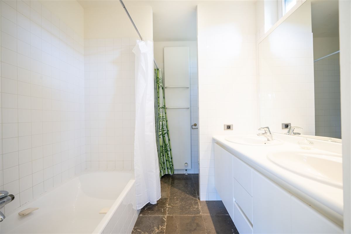 Signature architecturale et raffinement