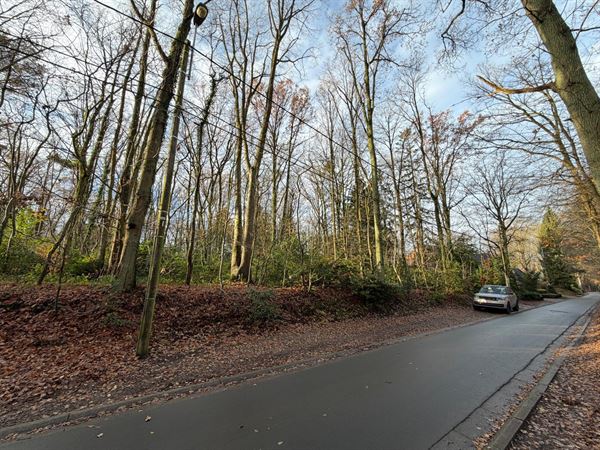 MAGNIFIQUE EMPLACEMENT 19 ARES 05 - PROCHE GARE