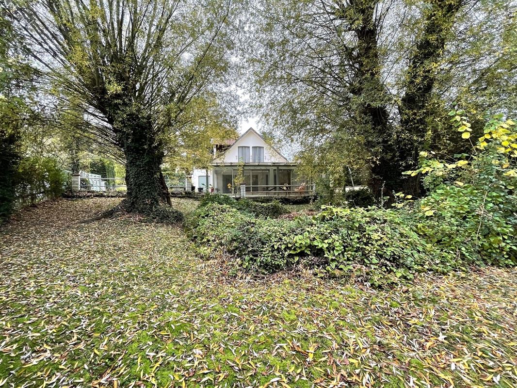 Opportunité rare : Une adresse d'exception au lac de Genval