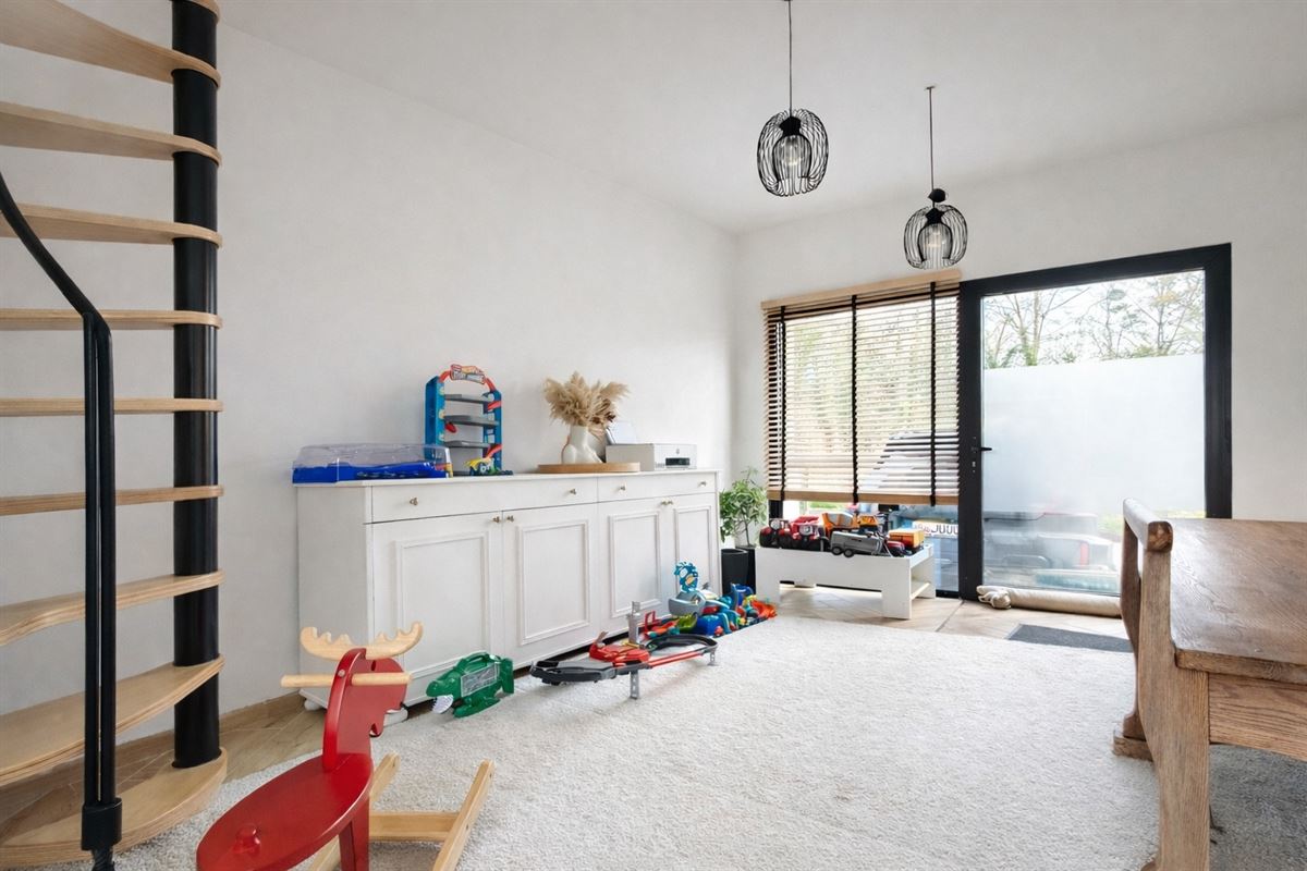 Superbe rénovation 4ch avec piscine!