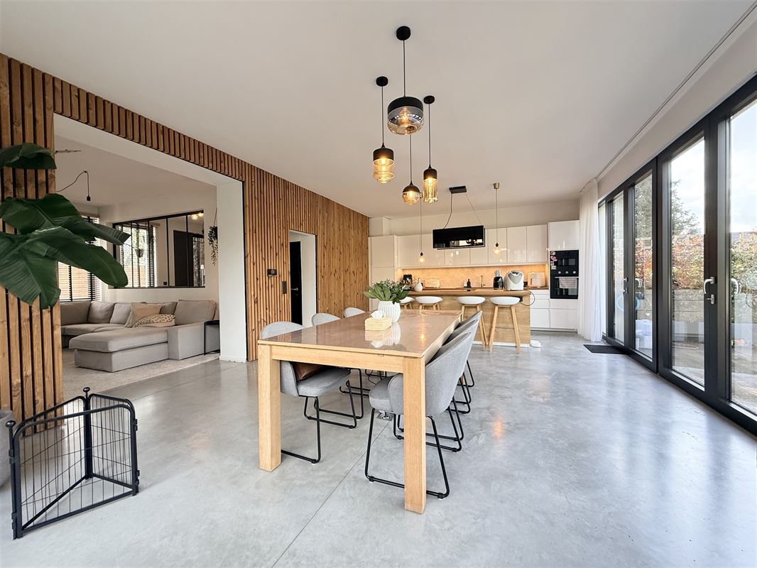 Superbe rénovation 4ch avec piscine!