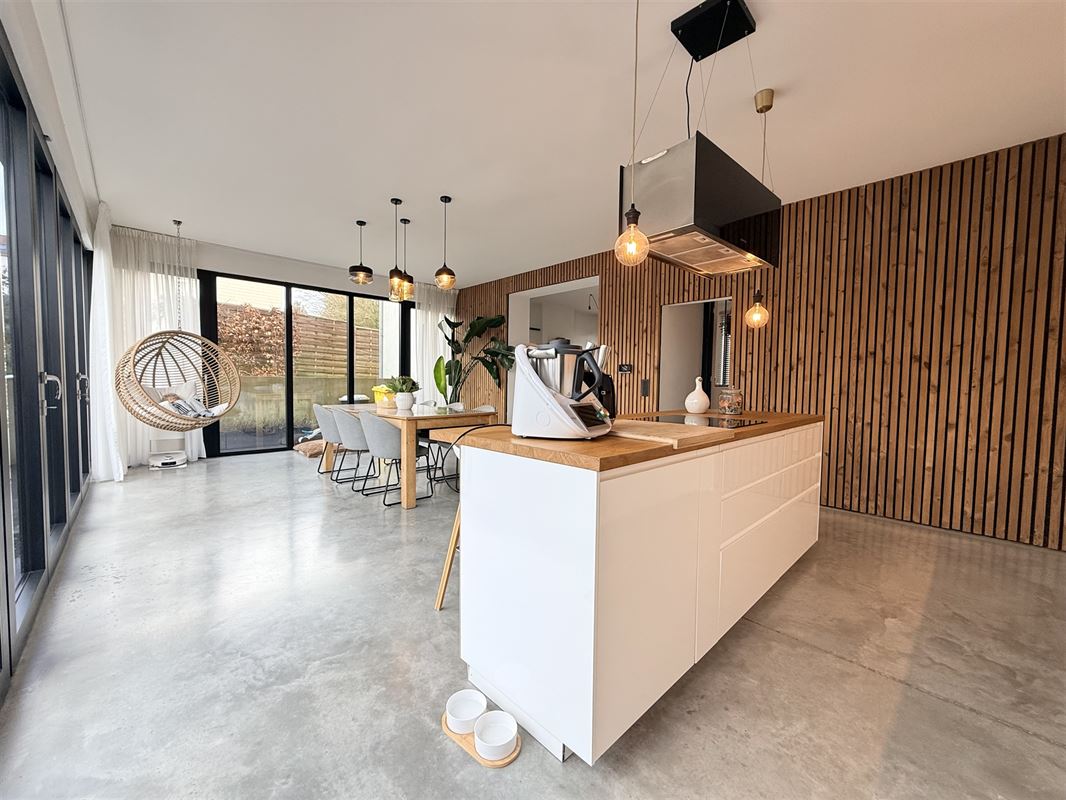 Superbe rénovation 4ch avec piscine!
