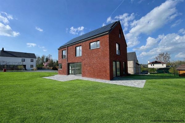 Jolie villa neuve idéalement située