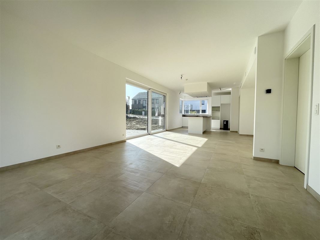 Jolie villa neuve idéalement située