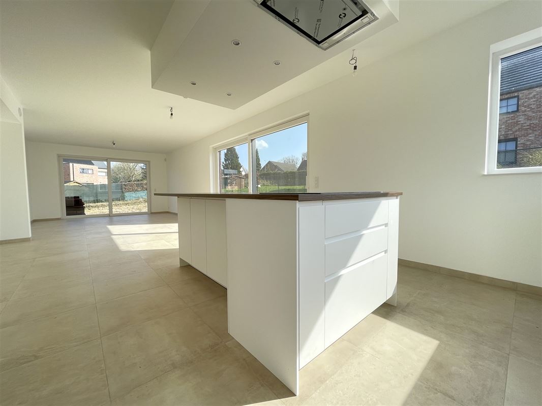 Jolie villa neuve idéalement située