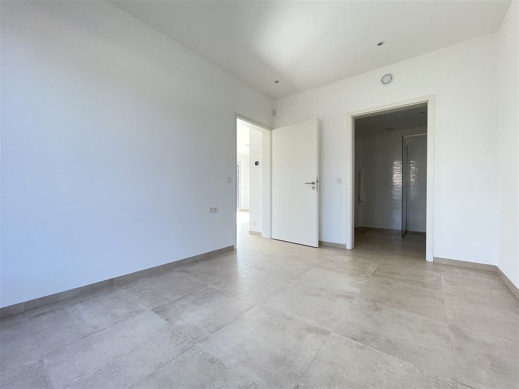 Jolie villa neuve idéalement située