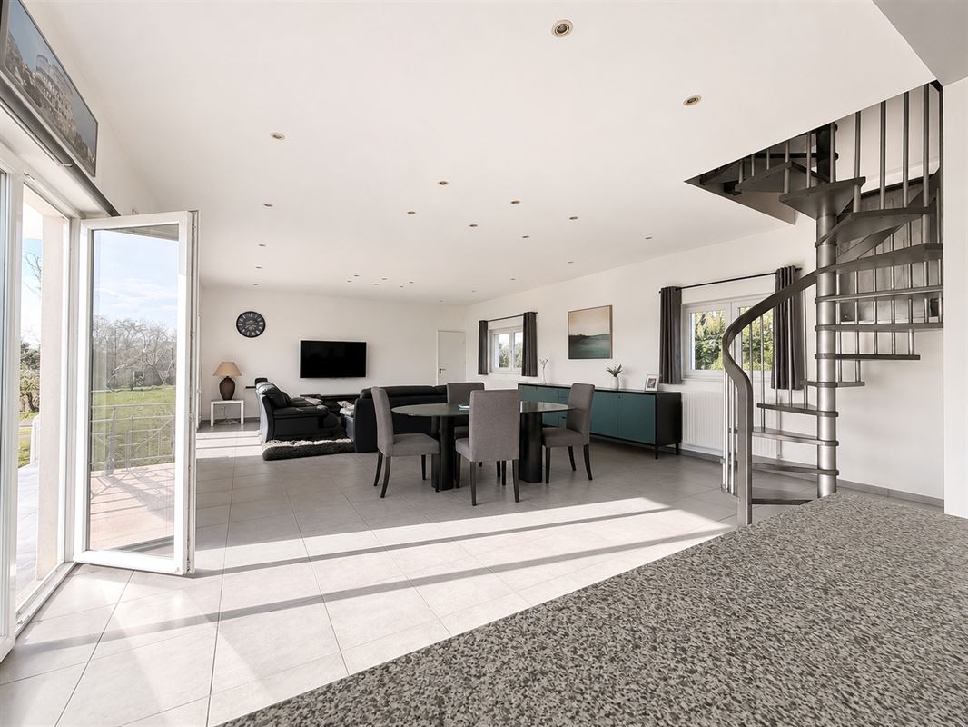 Jolie maison avec vue sur champs!
