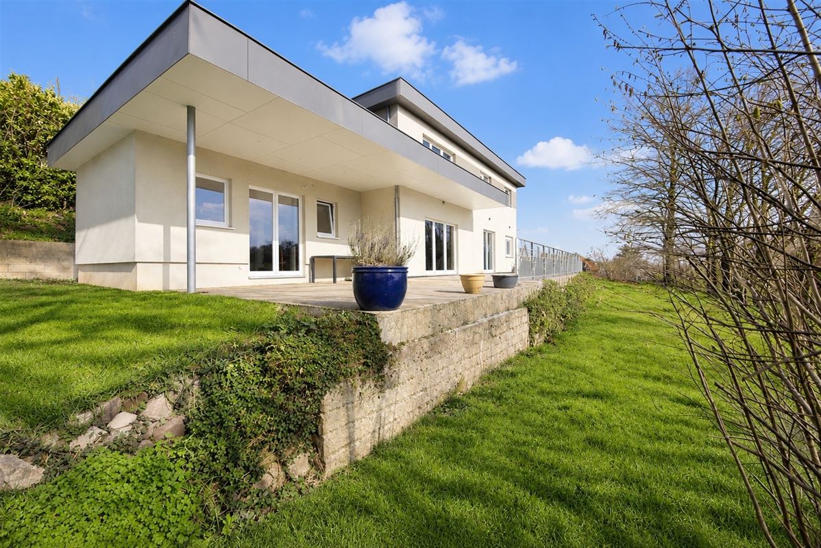 Jolie maison avec vue sur champs!