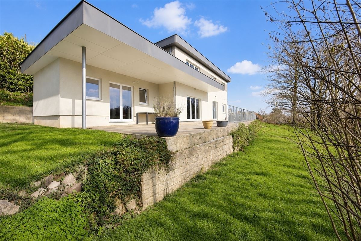 Jolie maison avec vue sur champs!