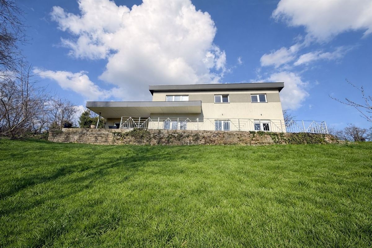 Jolie maison avec vue sur champs!