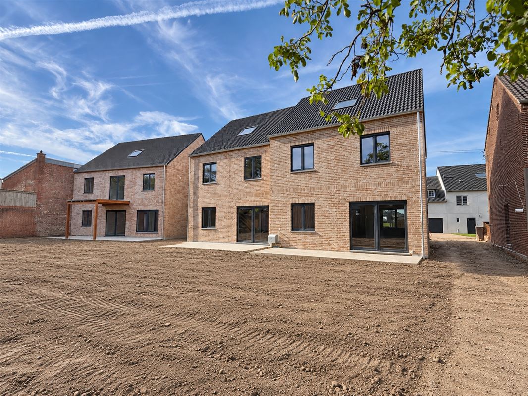 NEW - PEB A - GARE A 10' A PIED - CENTRE A 3'