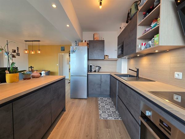 Appartement rénové proche de l'ULB