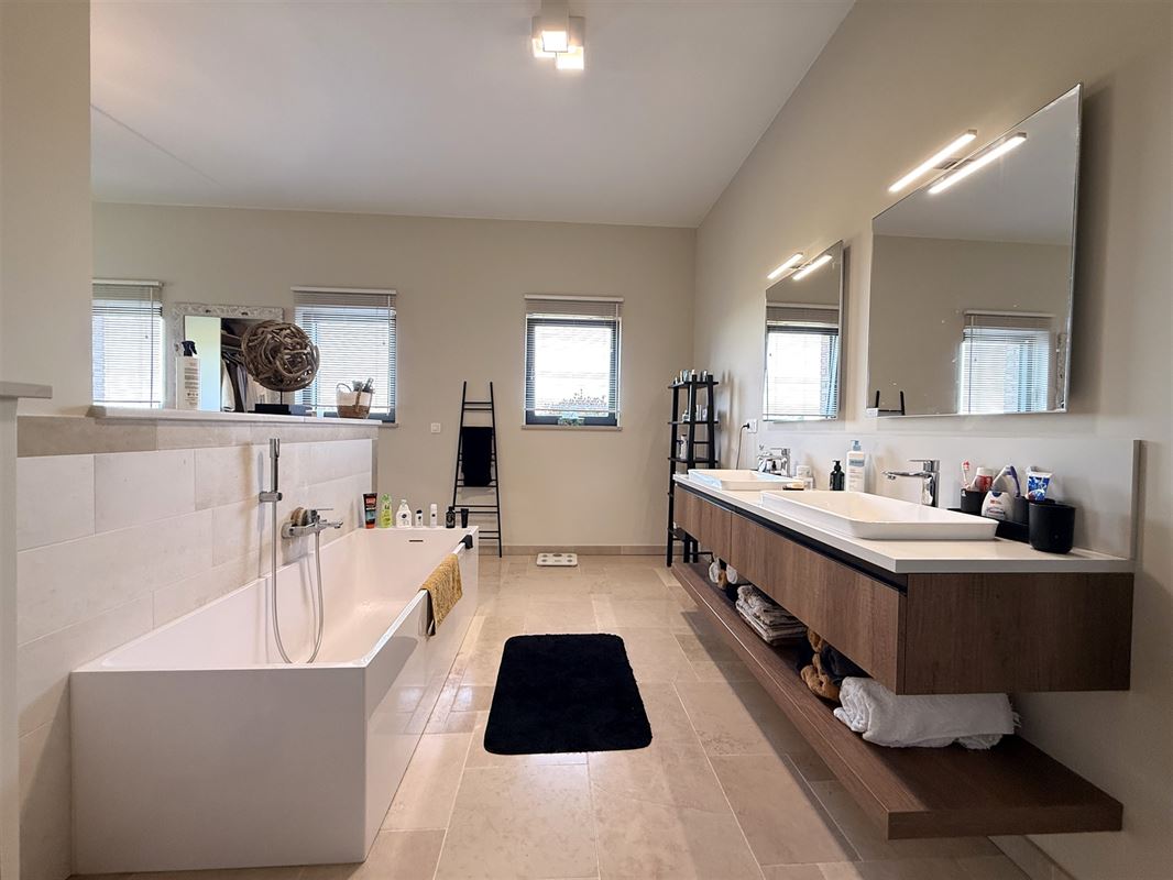 Splendide villa contemporaine avec charme!