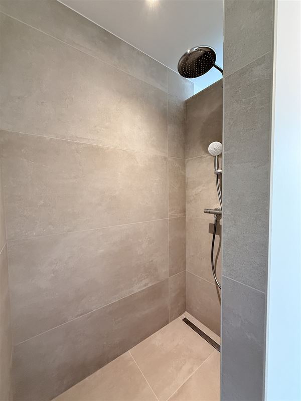 Jolie maison neuve! Belles finitions!