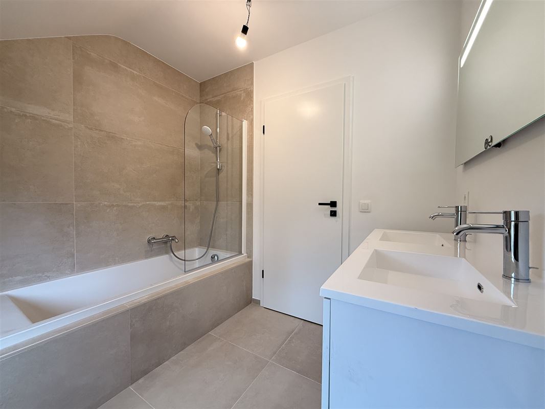Jolie maison neuve! Belles finitions!