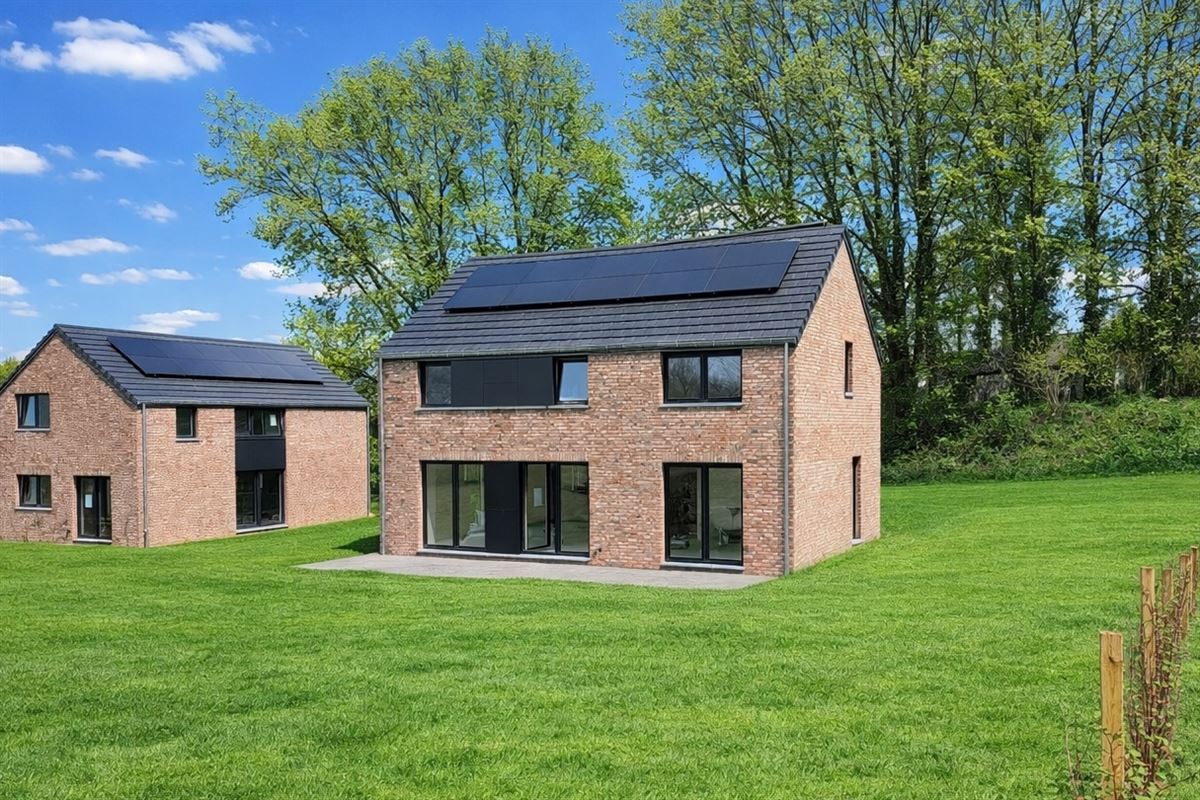 Jolie maison neuve! Belles finitions!
