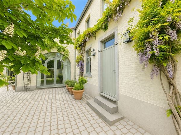 VOLUMES - APPARTEMENT - CHARME - 3 FACADES