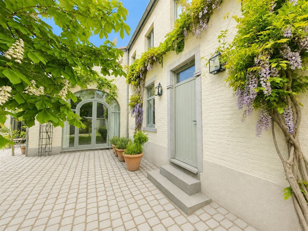 VOLUMES - APPARTEMENT - CHARME - 3 FACADES