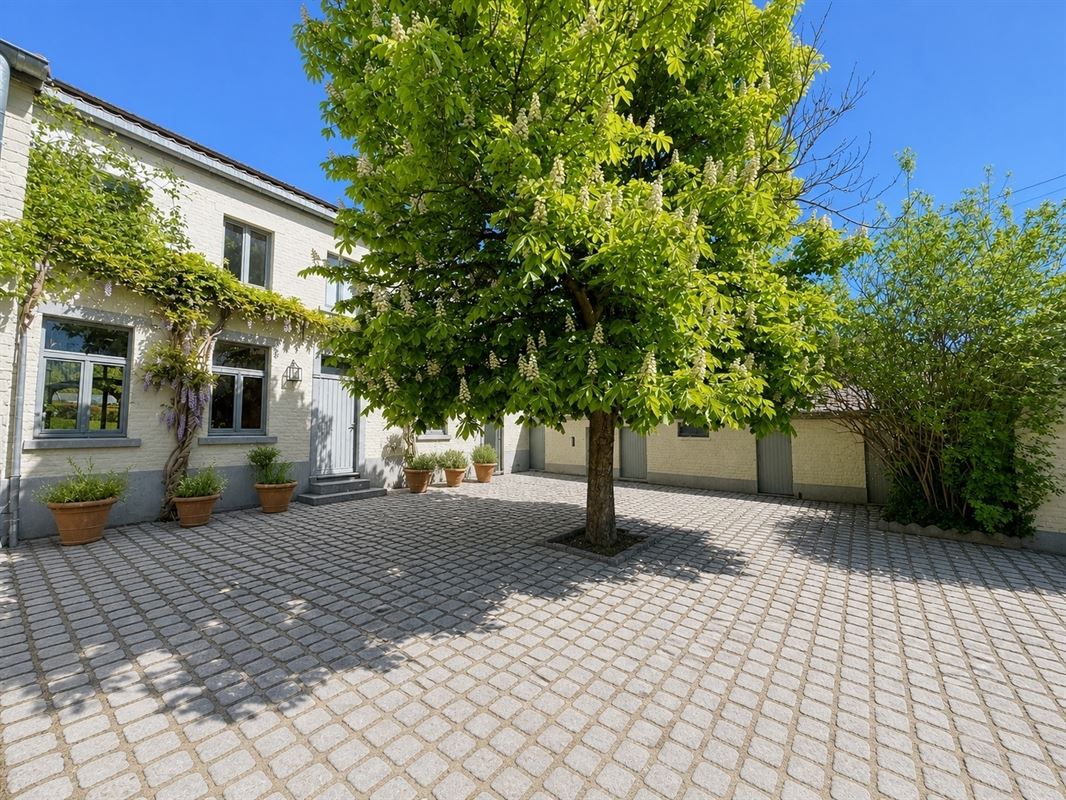 VOLUMES - APPARTEMENT - CHARME - 3 FACADES