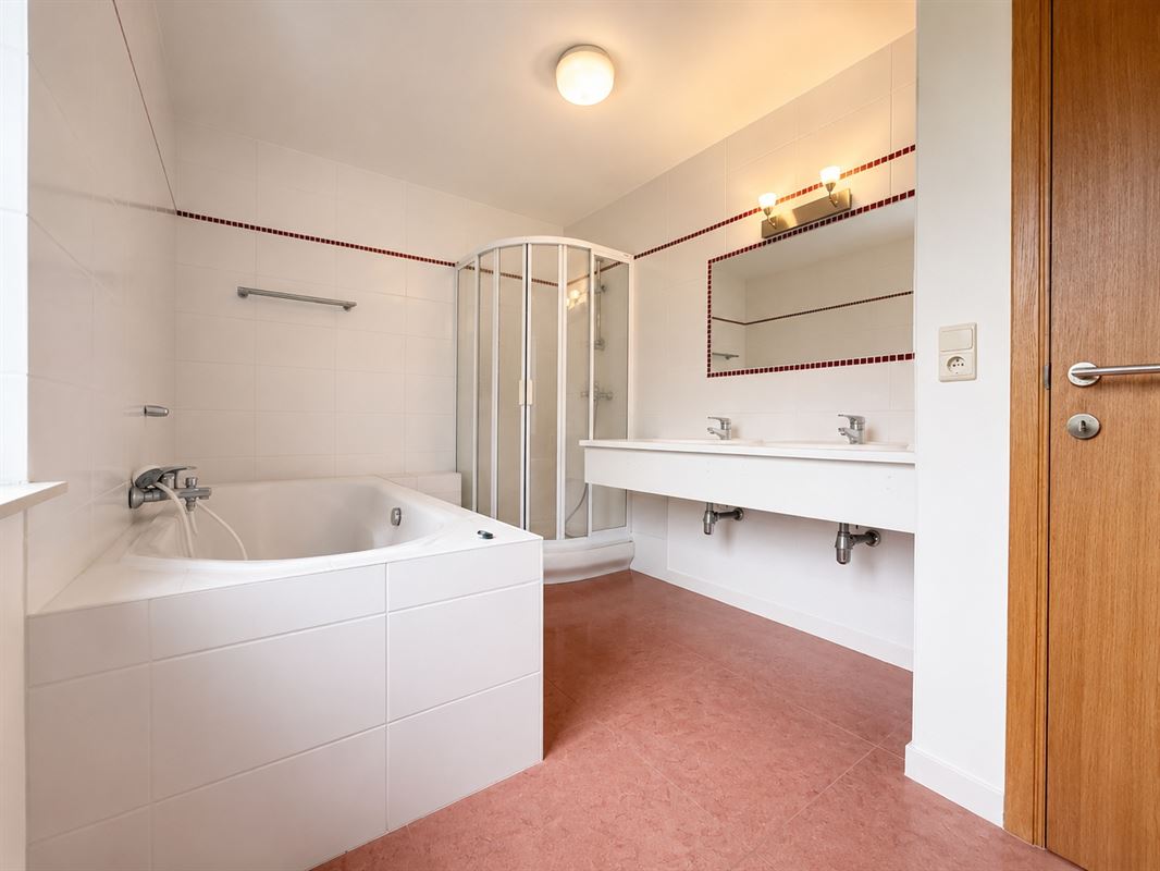 Jolie villa 4 ch (1 au rez ac sdb) -gd jardin!