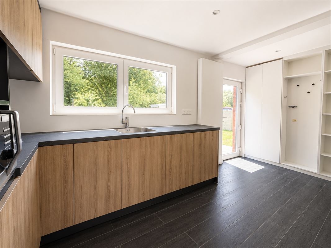 PLAIN-PIED RENOVE - CALME - COMMERCES A 5'