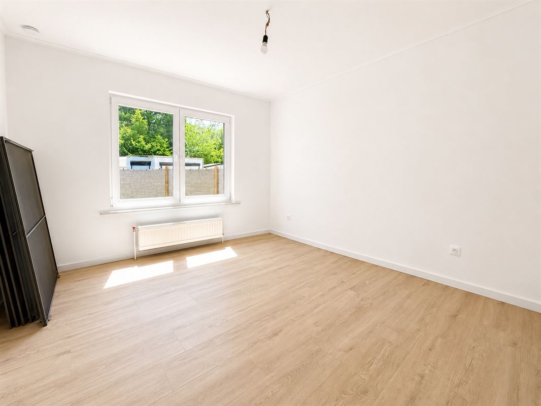 PLAIN-PIED RENOVE - CALME - COMMERCES A 5'
